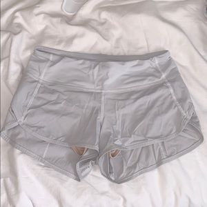 Lululemon Speed Up 2.5” shorts